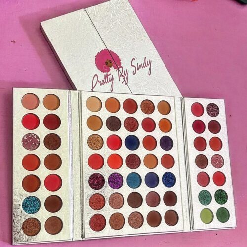 63 Color eyeshadow pallete